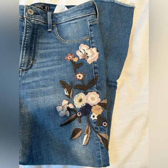 Abercrombie Embroidered Jeans - Picture 4 of 4